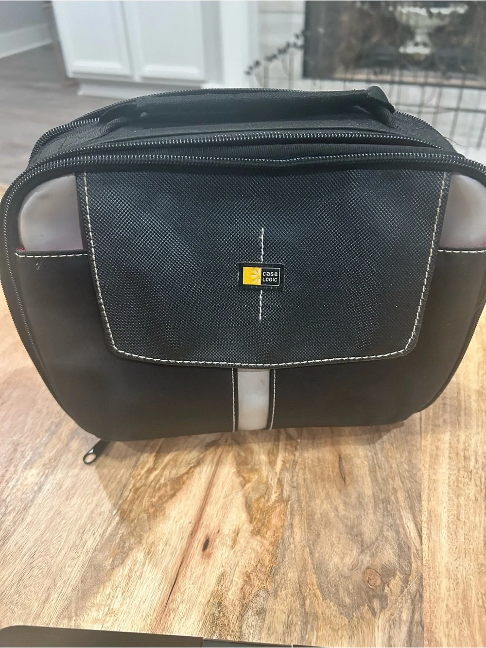 Sony Black Portable DVD Player with Remote and Carry Case